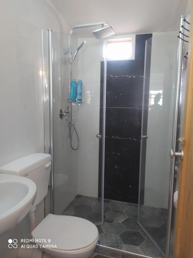 אצל דוד בכפר Lägenhet Kfar Gidon Exteriör bild