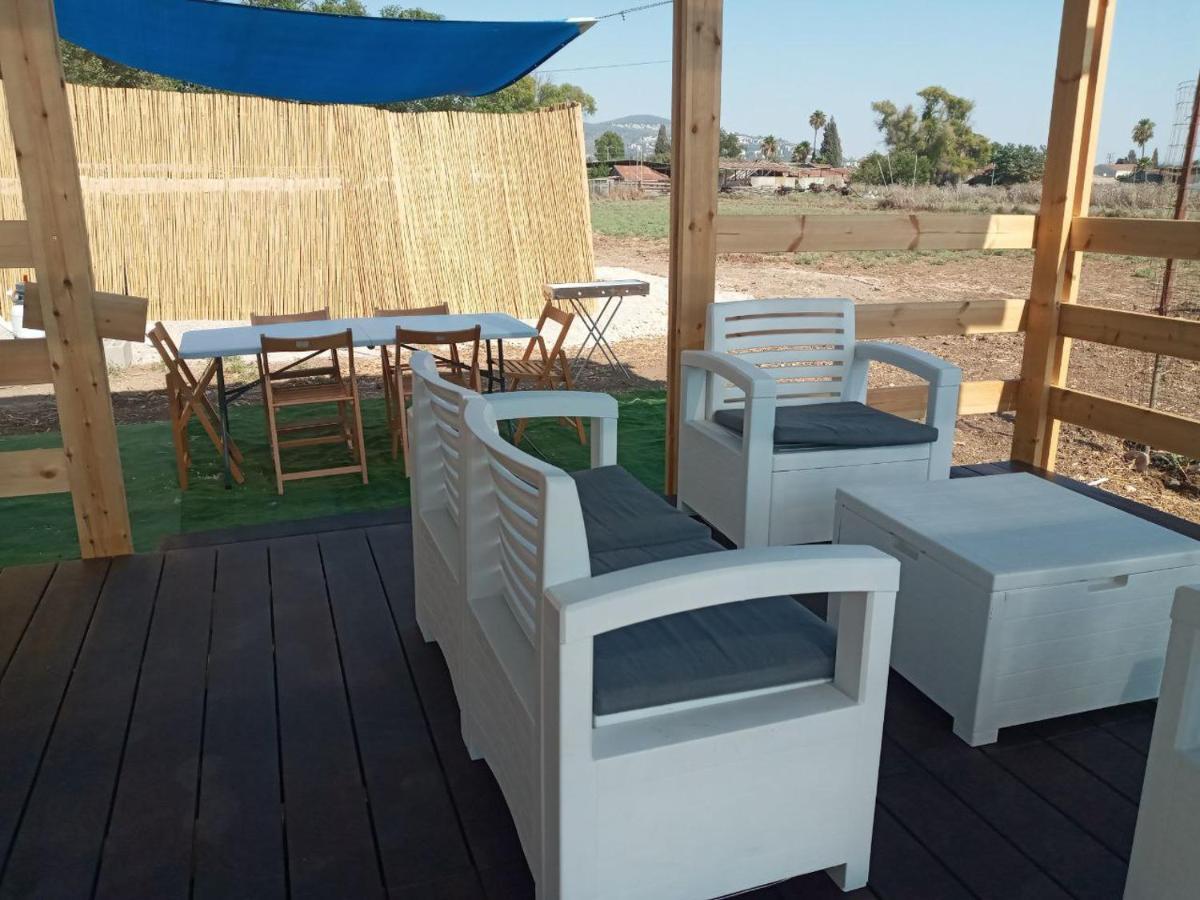 אצל דוד בכפר Lägenhet Kfar Gidon Exteriör bild